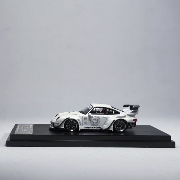 Street Weapon Porsche 993 RWB fehér