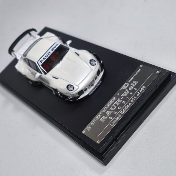 Street Weapon Porsche 993 RWB fehér